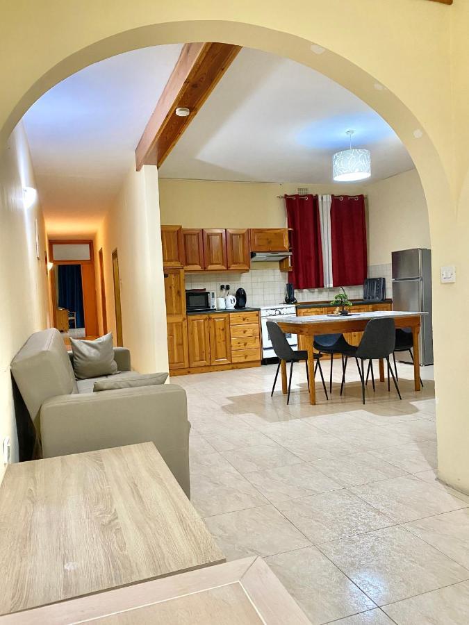 Gozo Belle Mare Apartments Marsalforn Esterno foto